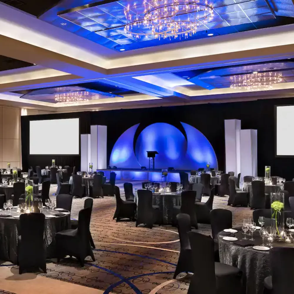 YVRRV-P116-Regency-Ballroom-Gala-Setup-Blue.16x9